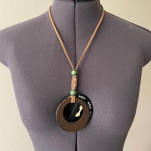 Y2K vintage 2000s statement pendant necklace wood disc boho - Picture 2 of 5